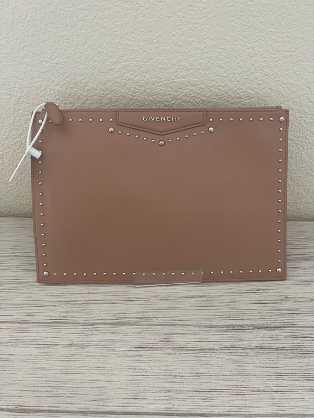 GIVENCHY *mint Antigona Stud Clutch Bag Rose Taupe Leather Studded Zip Pouch